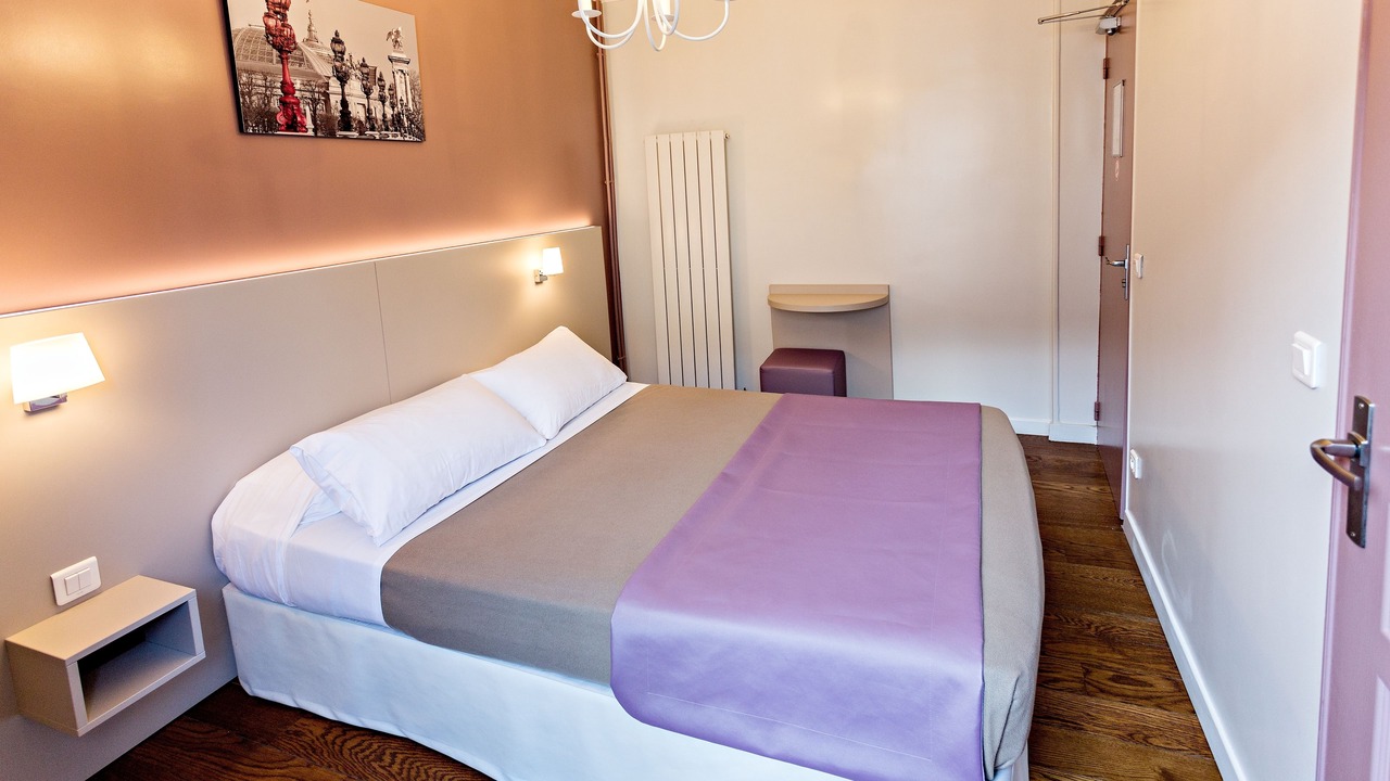 Photo of Bedroom in 11th Arrondissement