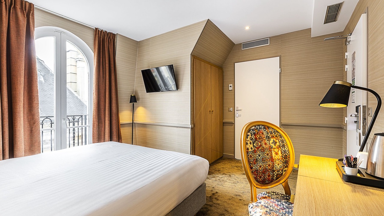 Photo of Bedroom in 13th Arrondissement