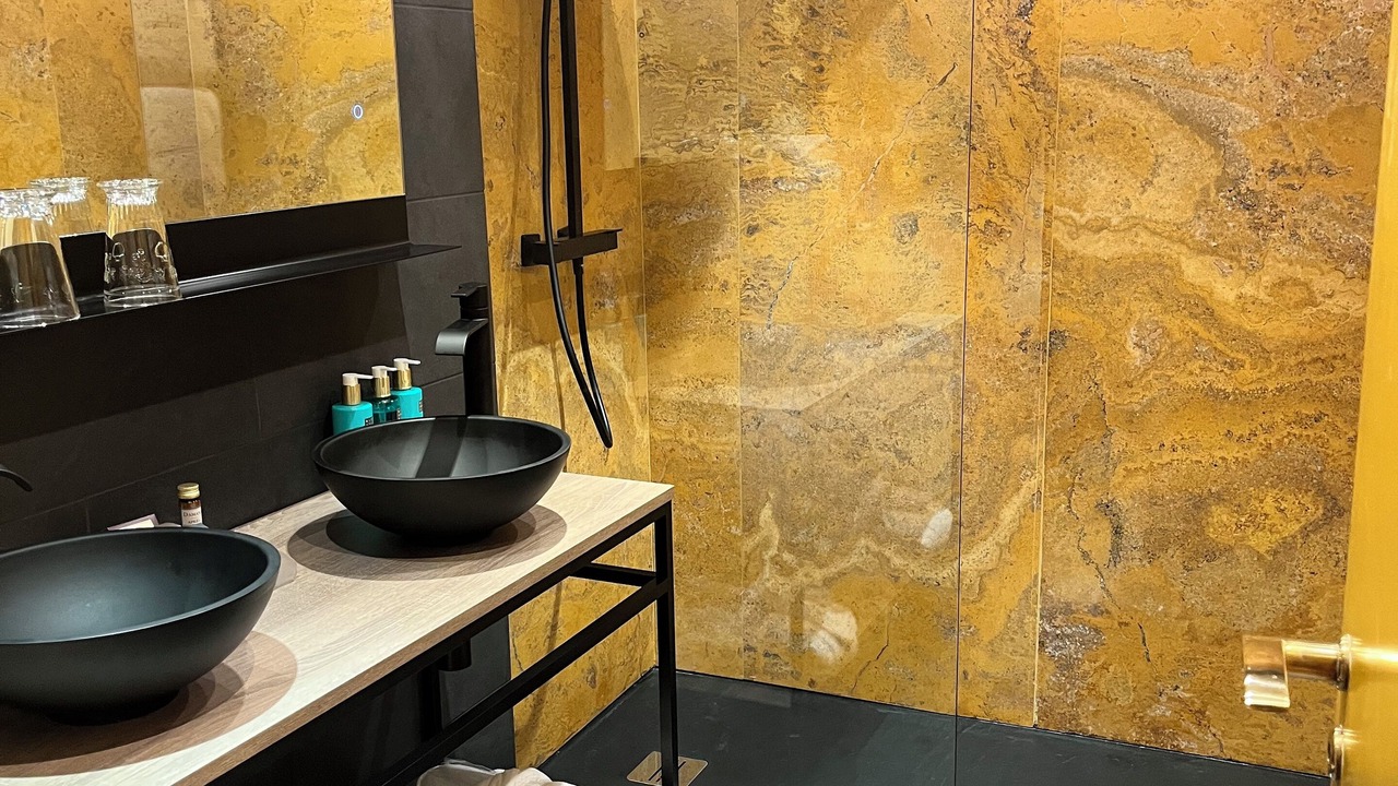 Photo of Bathroom in Saint-Germain-en-Laye