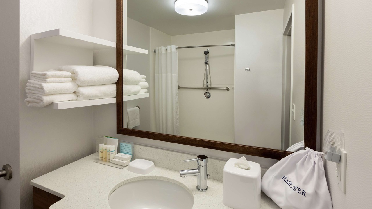 Photo of Bedroom in Humble