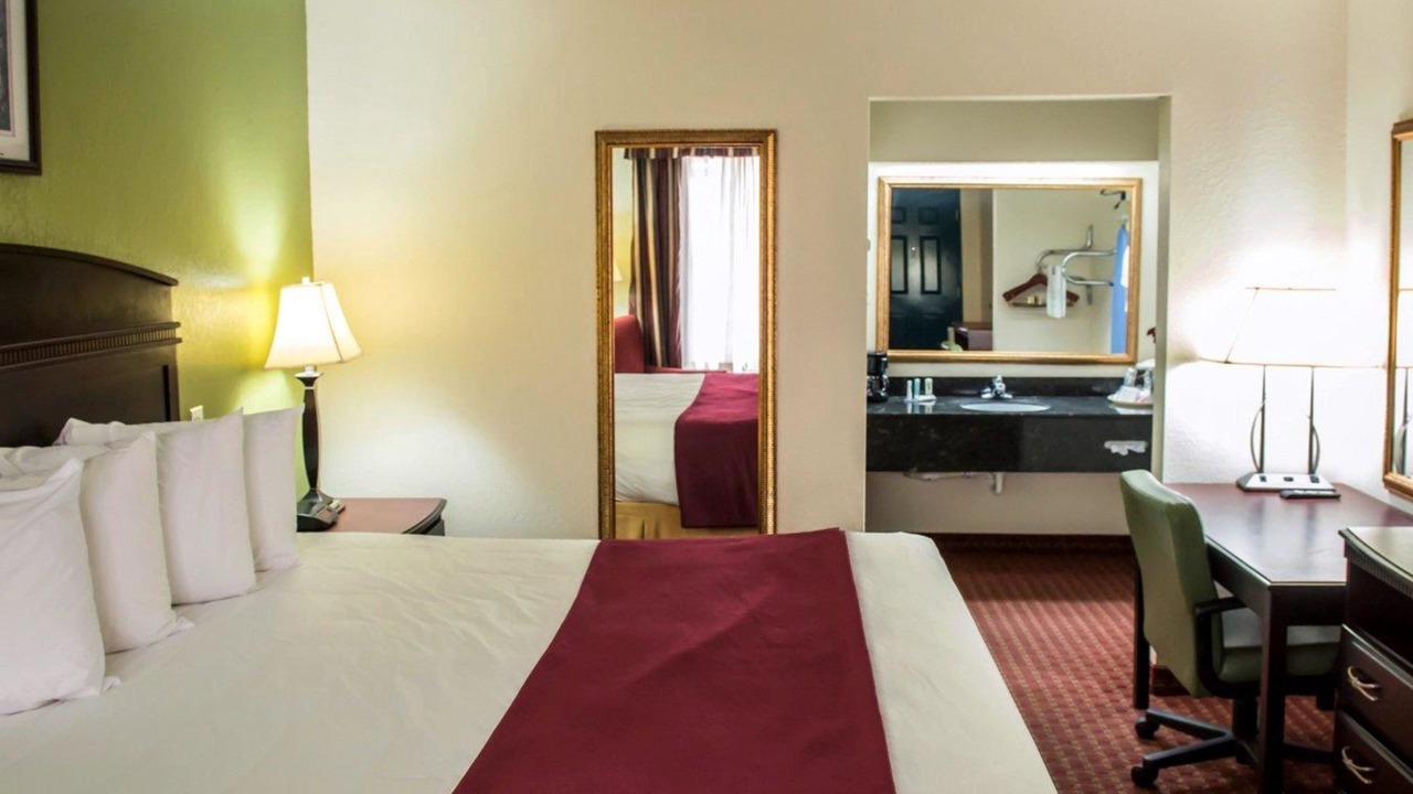 Photo of Bedroom in Chipley