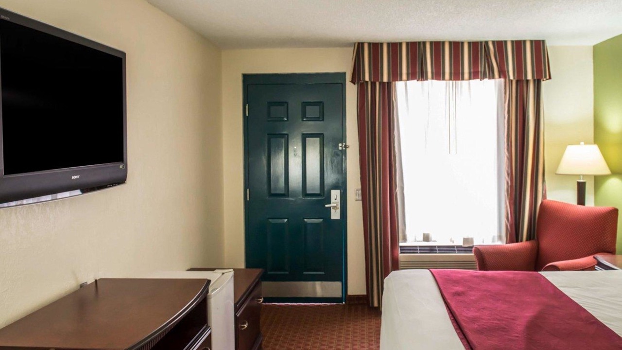 Photo of Bedroom in Chipley