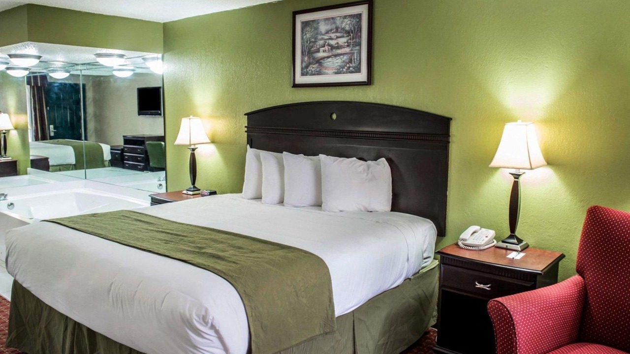 Photo of Bedroom in Chipley