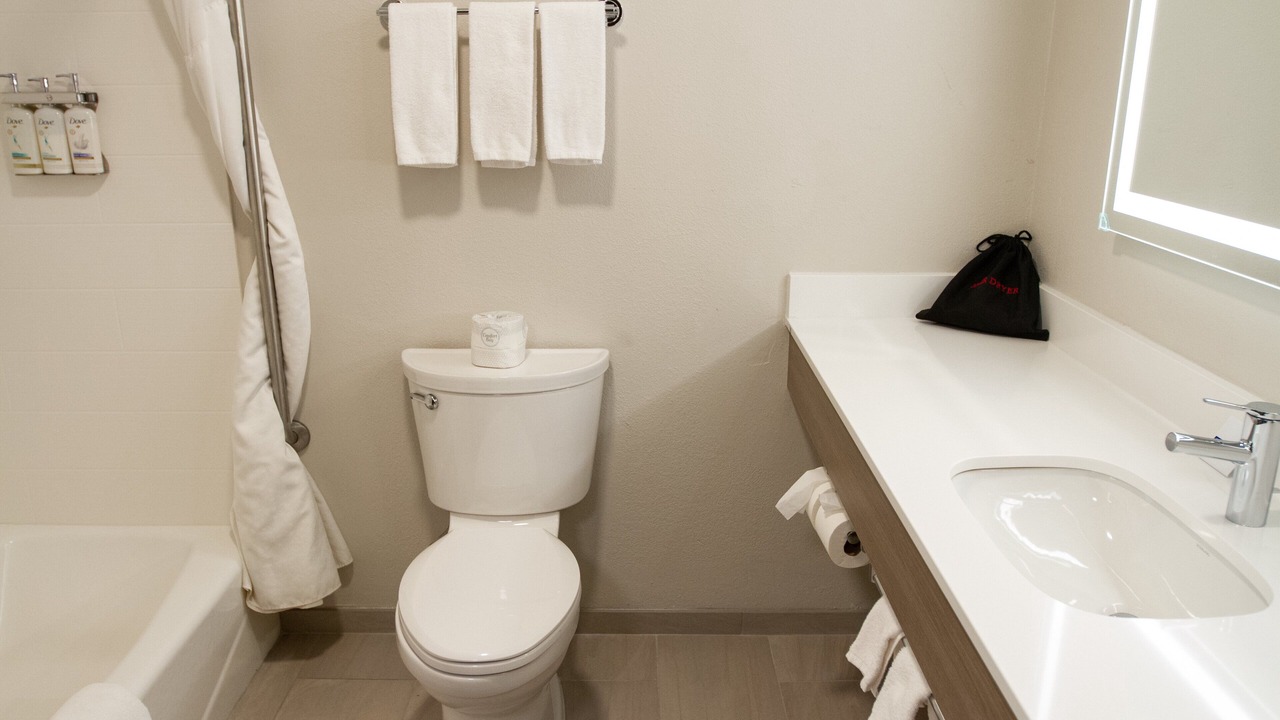 Photo of Bathroom in O'Neill