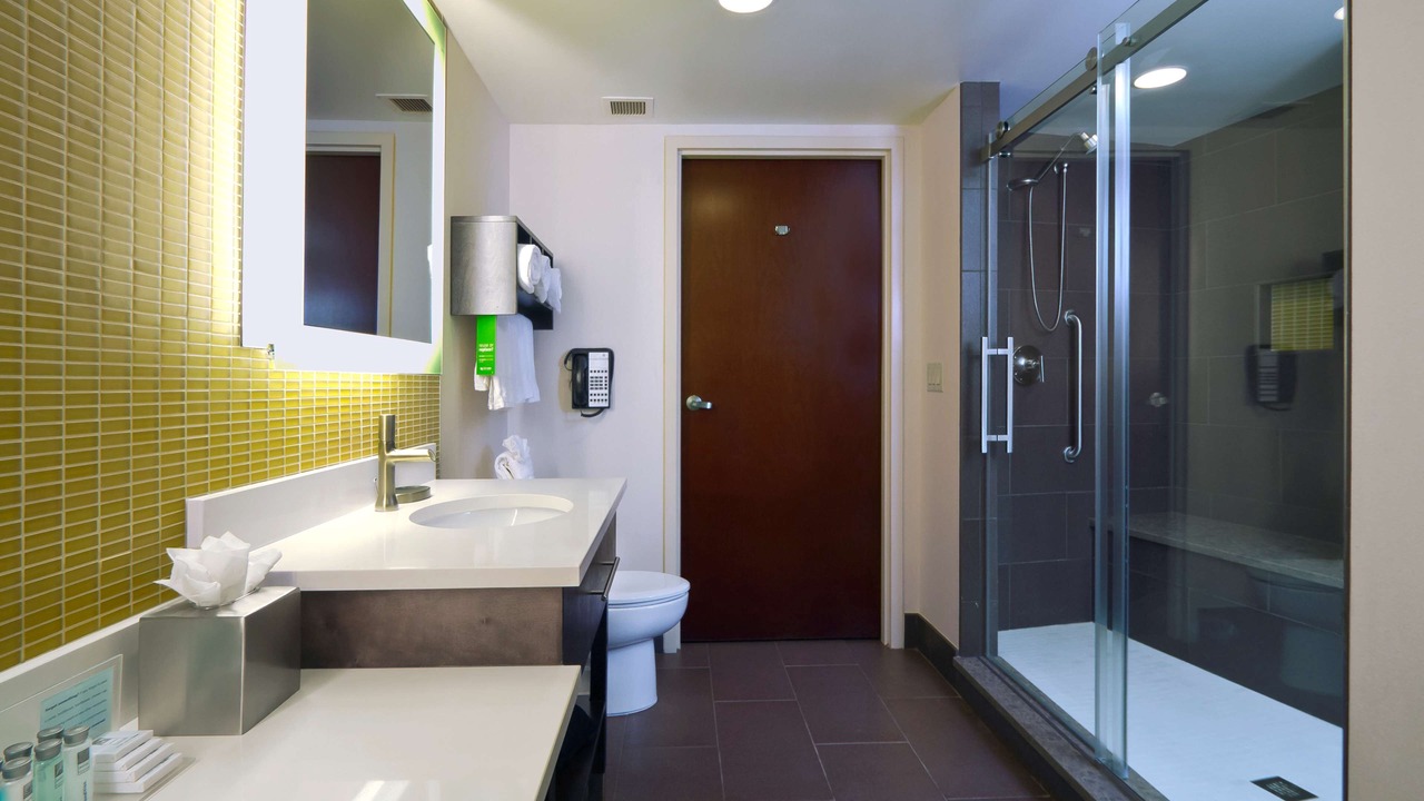 Photo of Bedroom in Arena District