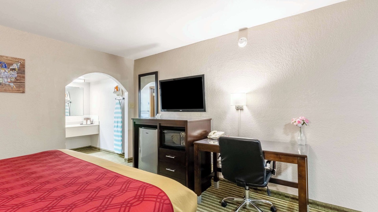 Photo of Bedroom in Winfield