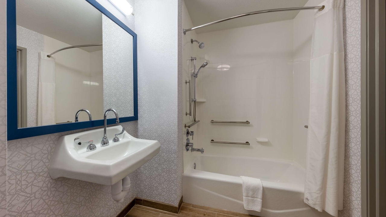 Photo of Bathroom in St. Robert