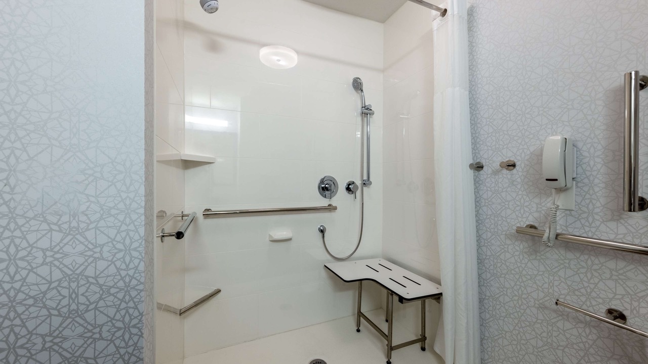 Photo of Bathroom in St. Robert