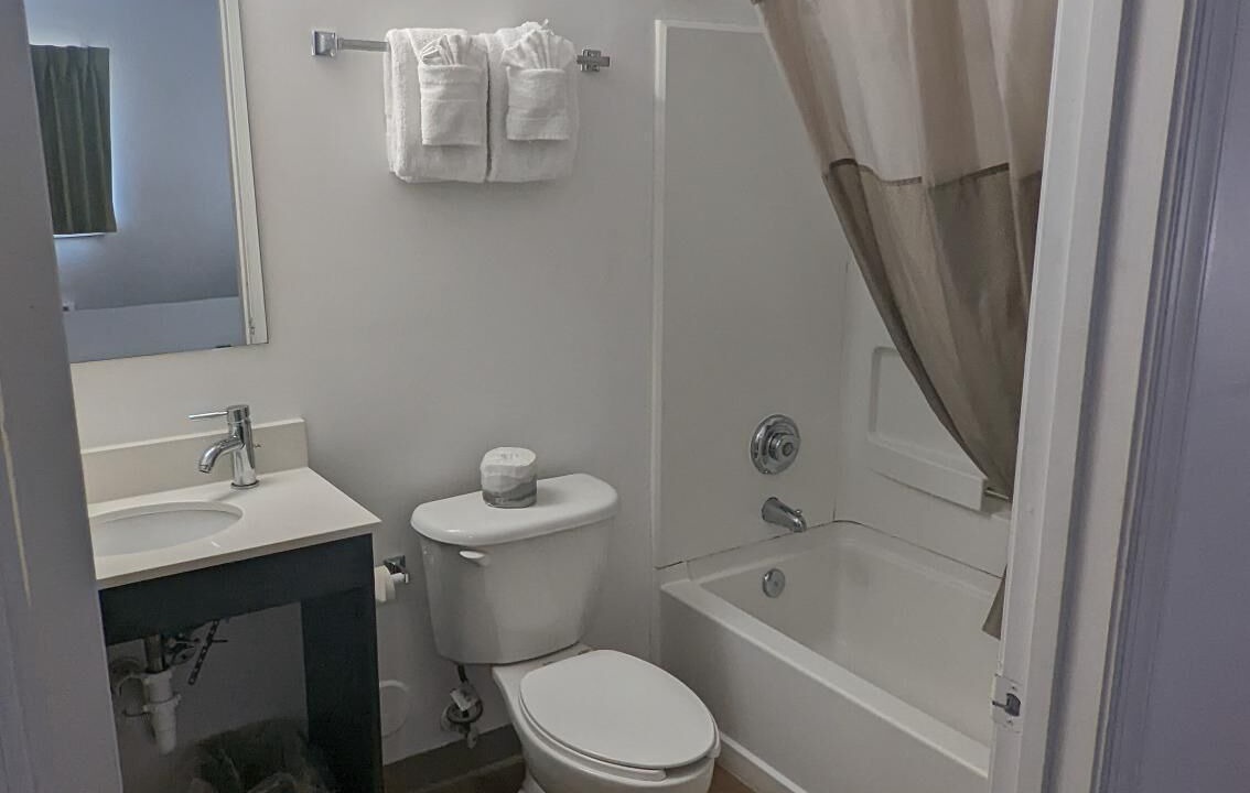 Photo of Bathroom in Coliseum Central