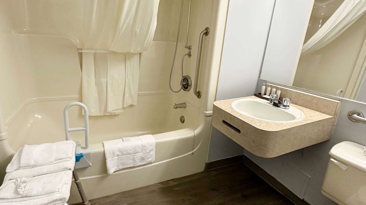 Photo of Bathroom in Welland