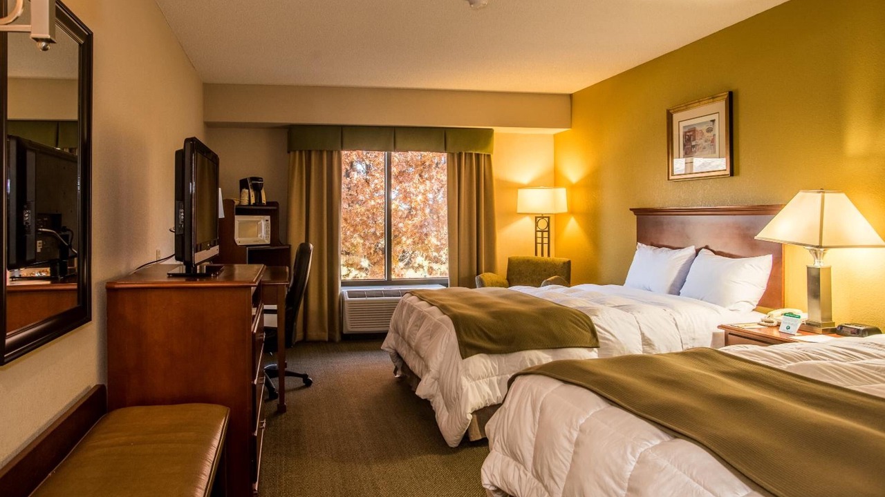 Photo of Bedroom in Orange