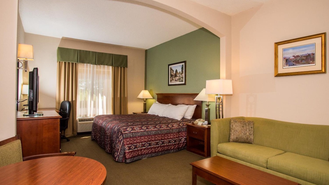 Photo of Bedroom in Orange