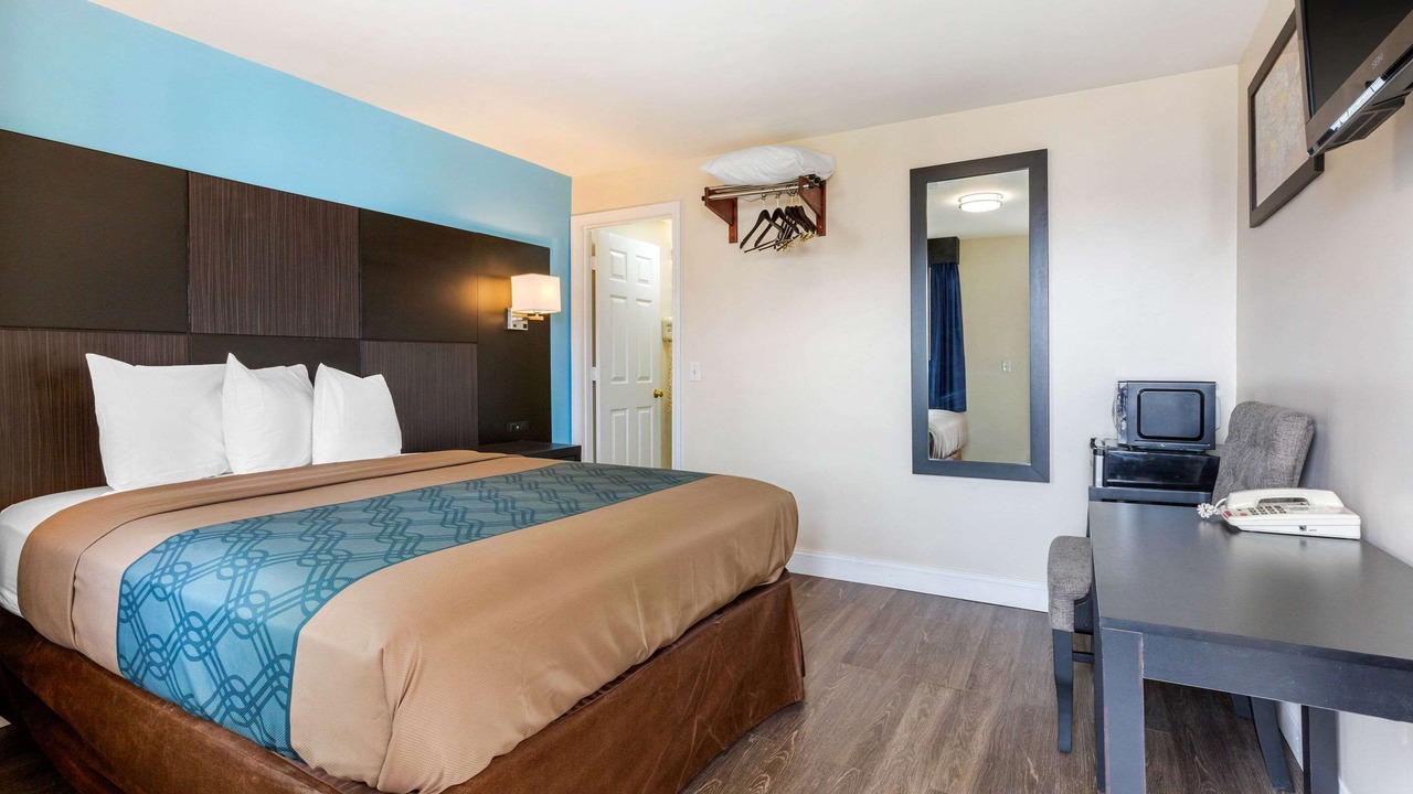 Photo of Bedroom in West Yarmouth
