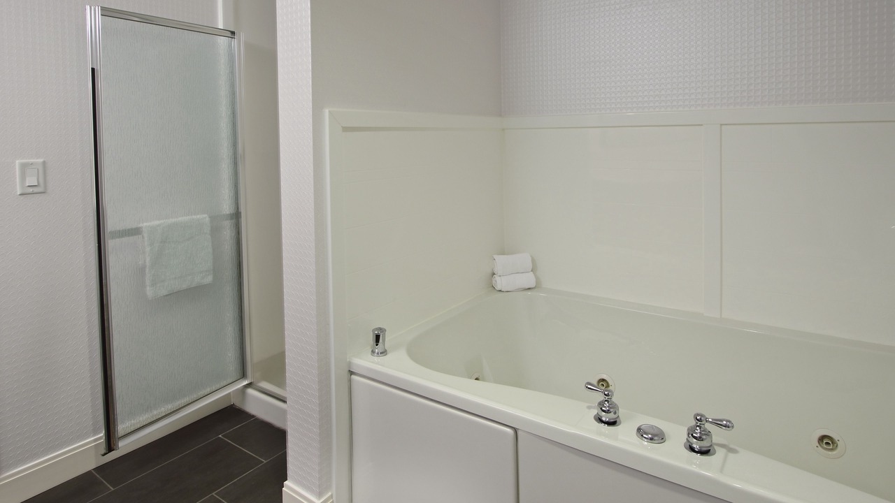Photo of Bathroom in Fountainhead-Orchard Hills