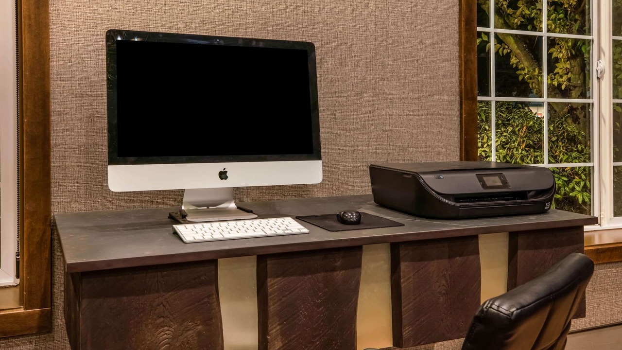 Photo of Others in Harlow