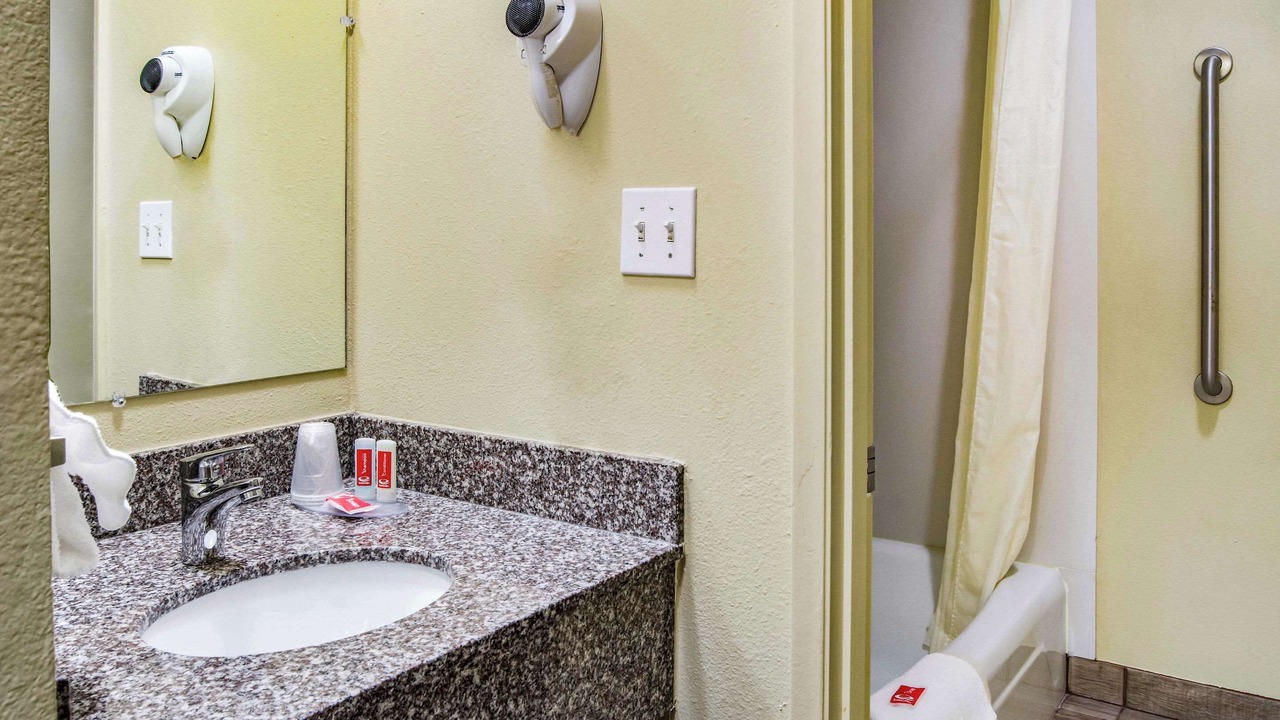 Photo of Bedroom in Newport