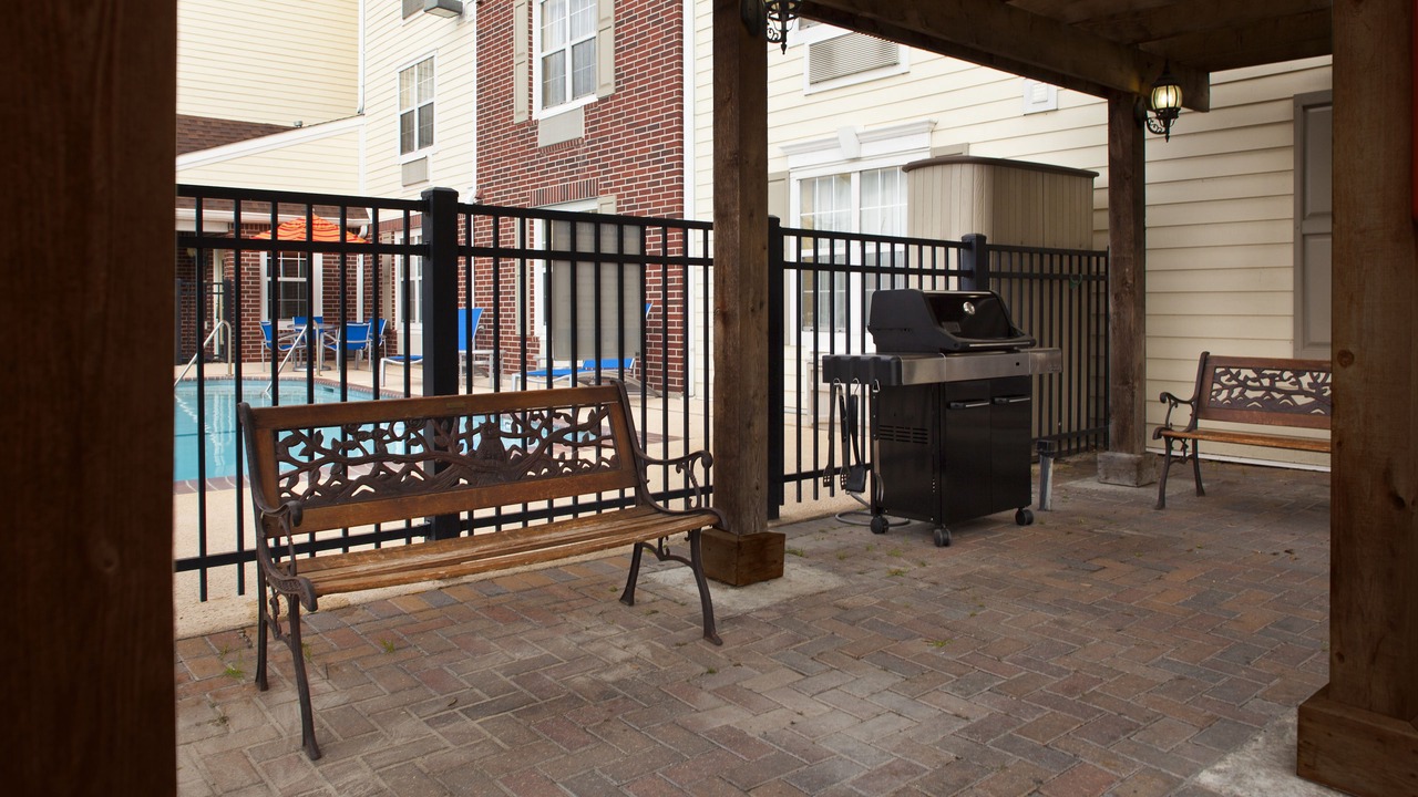 Photo of Outdoor in Elmwood