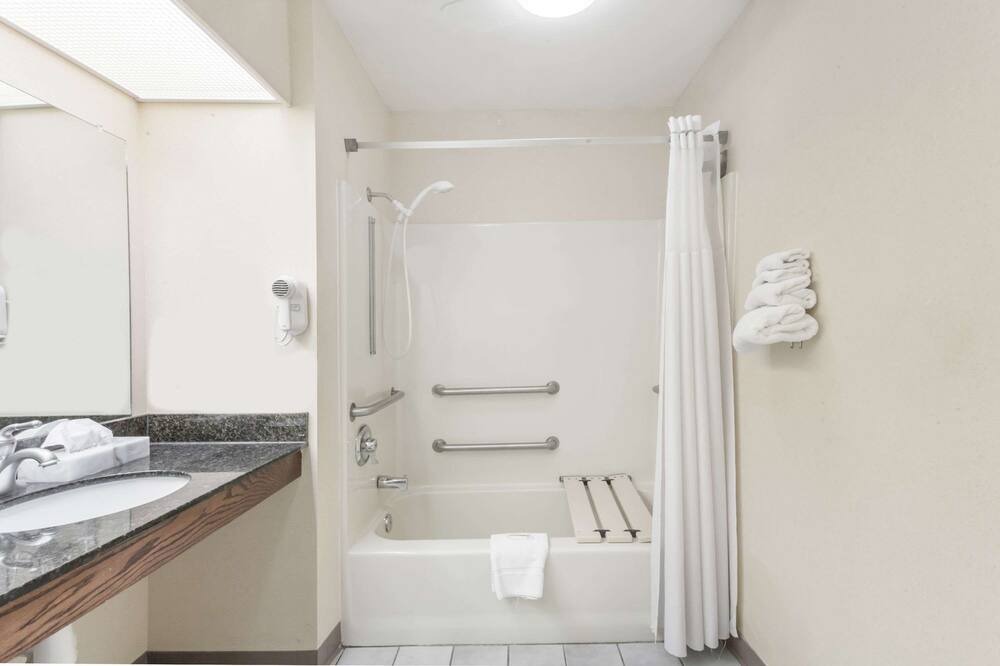 Photo of Bathroom in Hickory