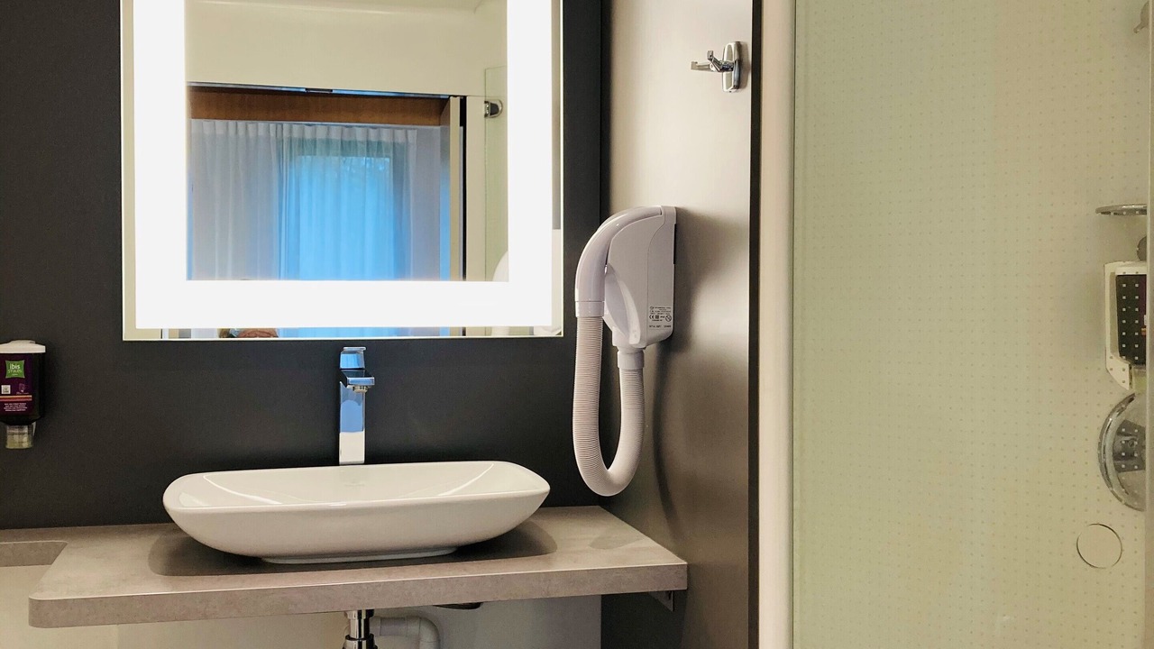 Photo of Bathroom in Lesquin