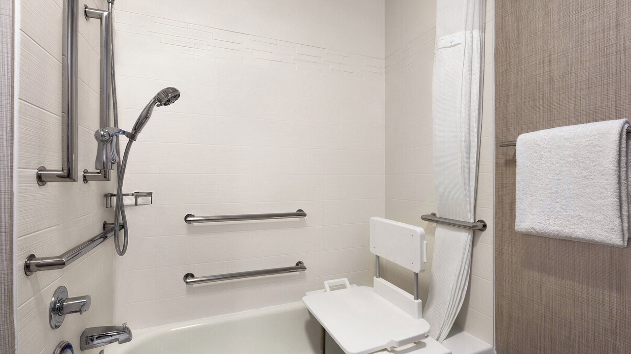 Photo of Bathroom in Nut Tree