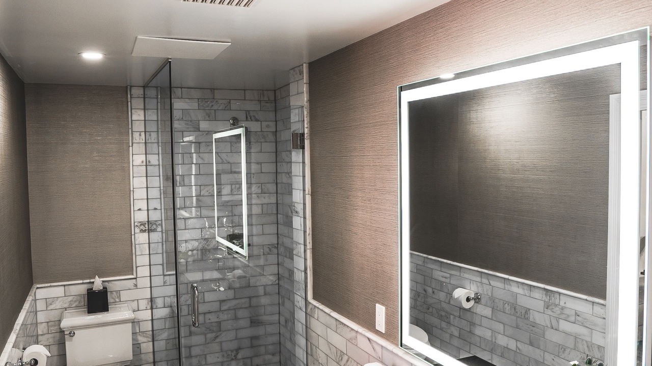 Photo of Bathroom in Byward Market - Parliament Hill