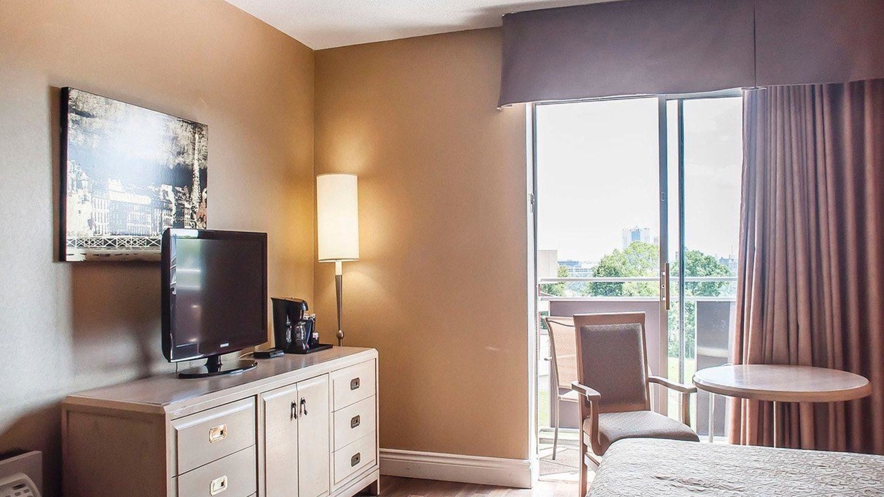 Photo of Bedroom in Fallsview