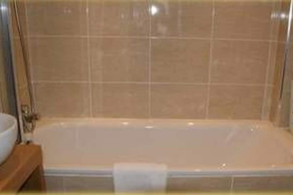 Photo of Bathroom in Manor