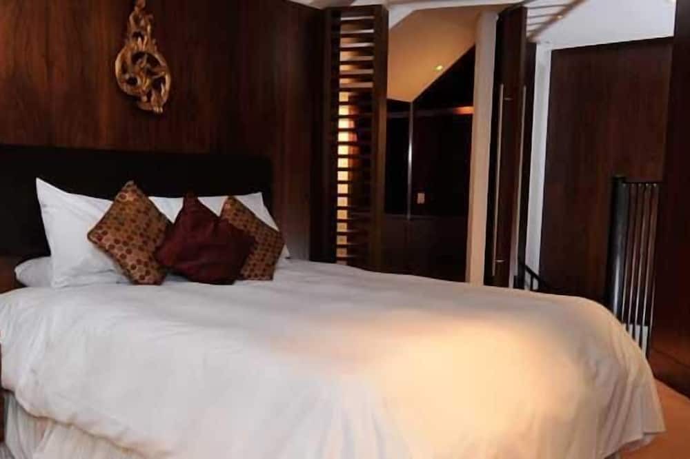 Photo of Bedroom in Manor