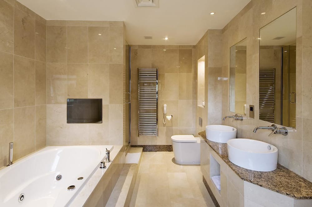 Photo of Bedroom in Manor