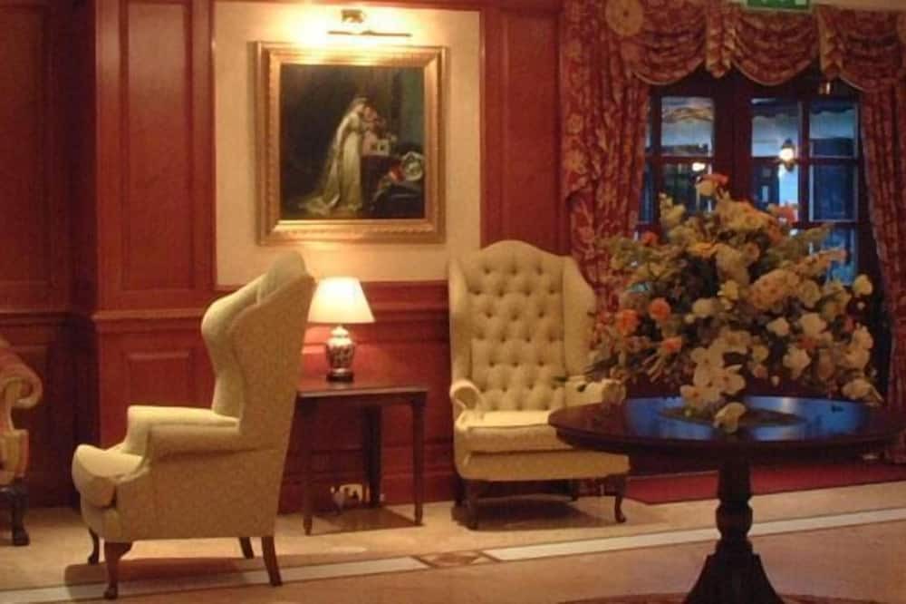 Photo of Bedroom in Manor