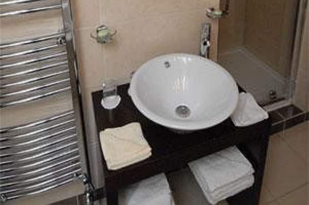 Photo of Bathroom in Manor