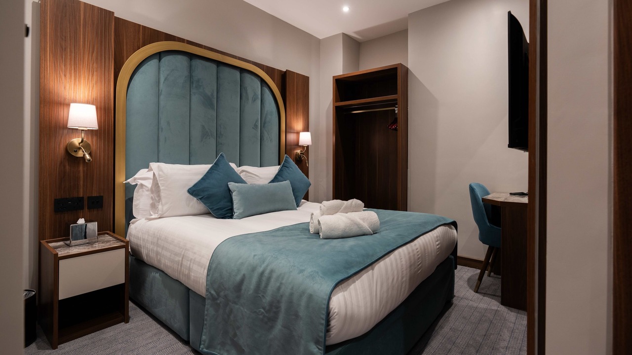 Photo of Others in Earl's Court