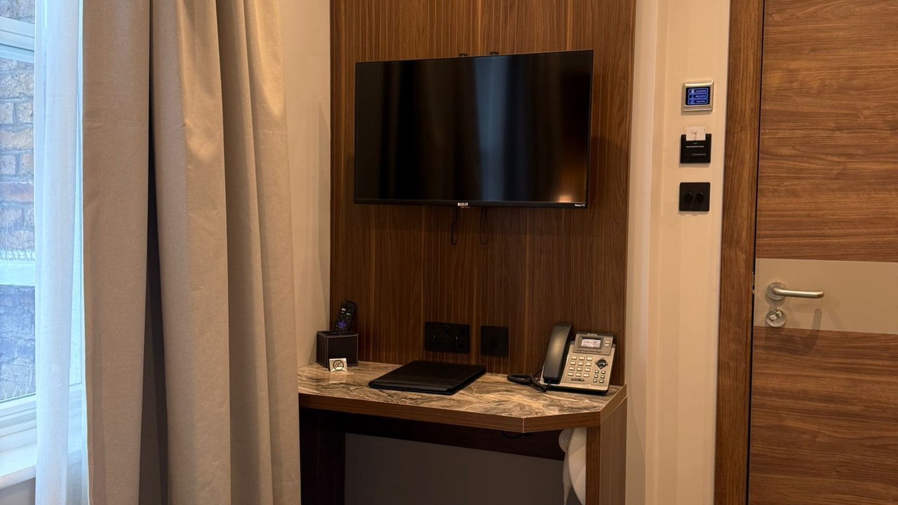 Photo of Bedroom in Earl's Court