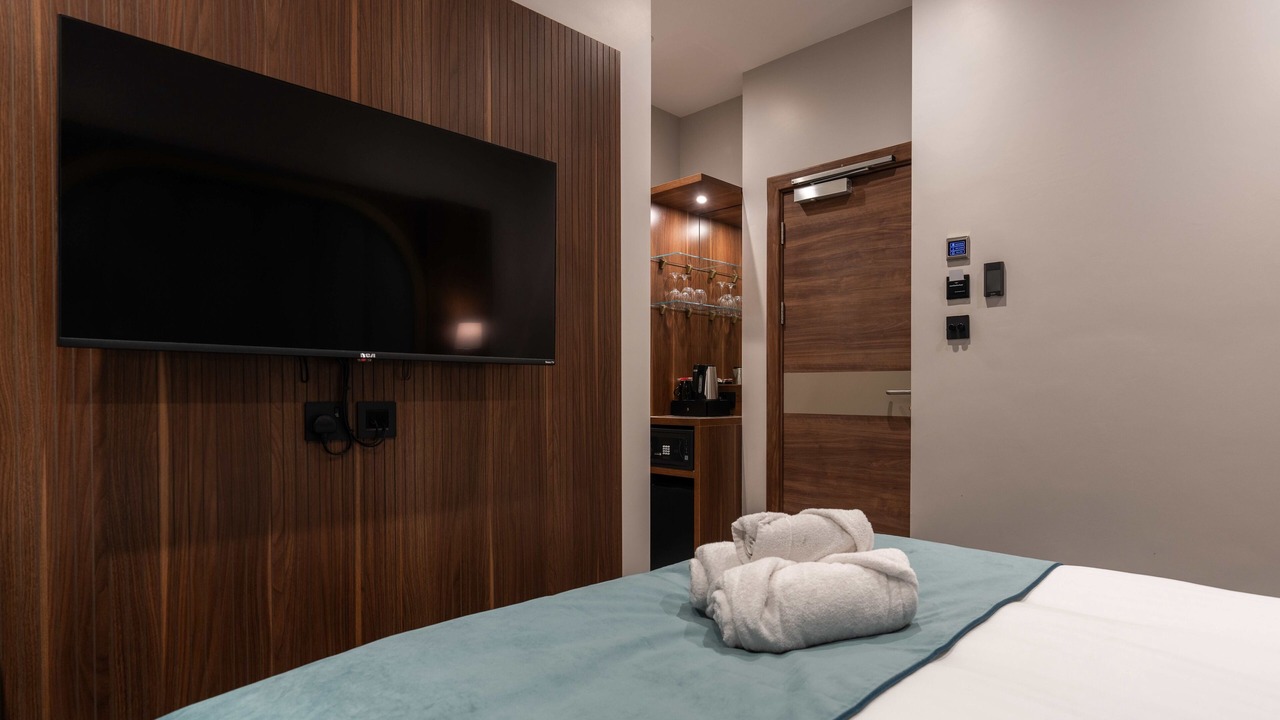 Photo of Others in Earl's Court