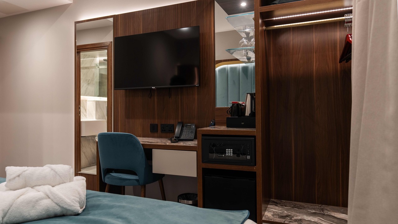 Photo of Bedroom in Earl's Court