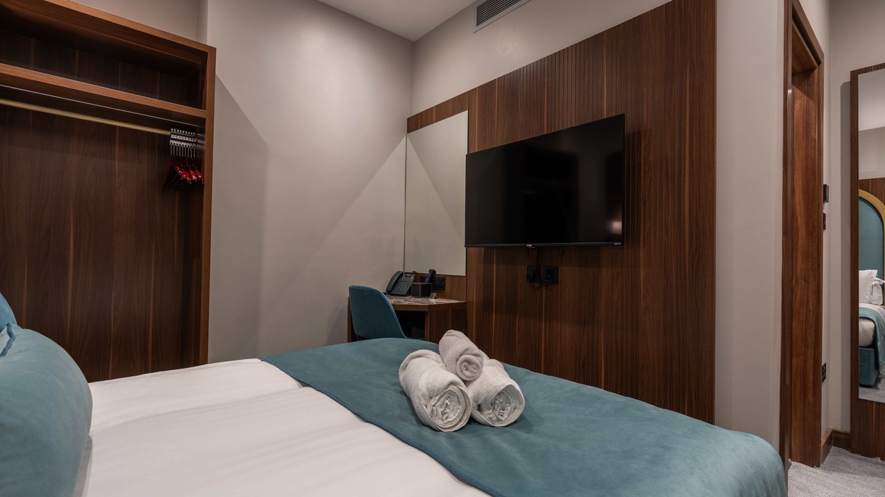 Photo of Others in Earl's Court