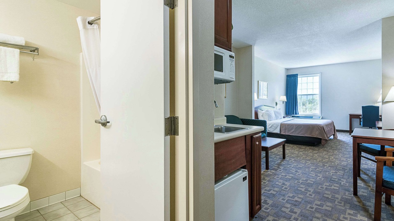 Photo of Others in Central Bridge