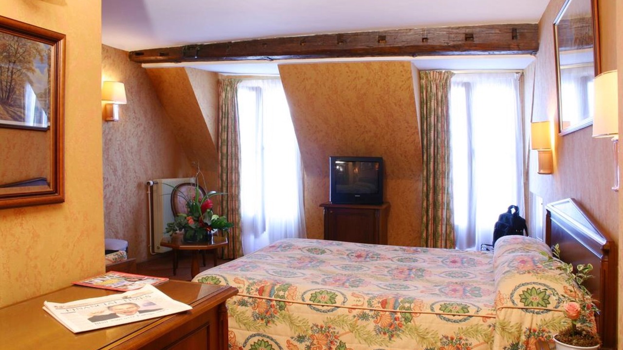 Photo of Bedroom in Arts-et-Metiers
