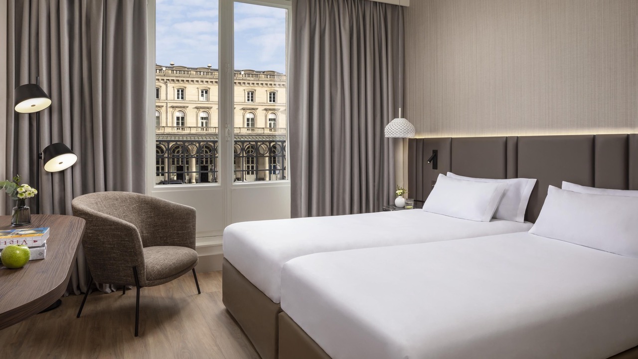 Photo of Bedroom in 10th Arrondissement
