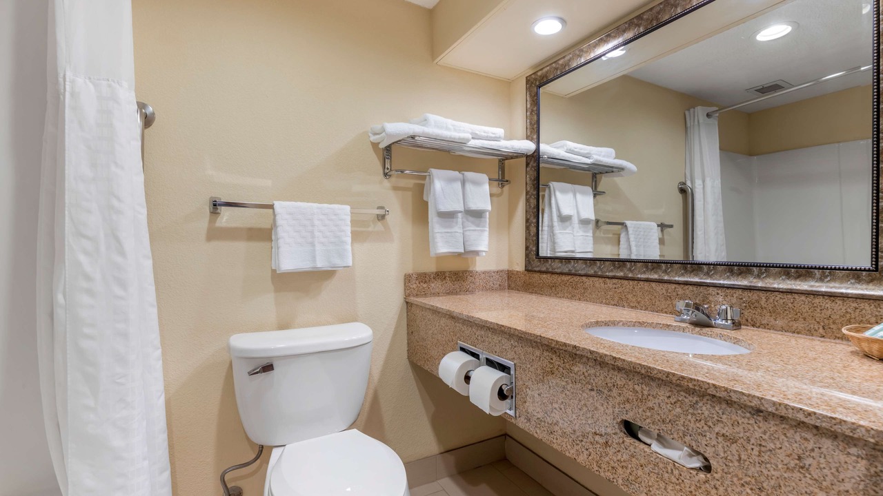 Photo of Bathroom in Normandy Shores
