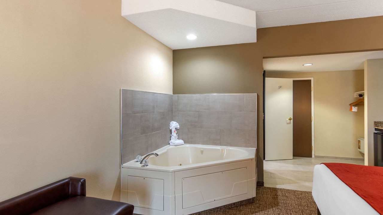 Photo of Bedroom in Colonial Heights