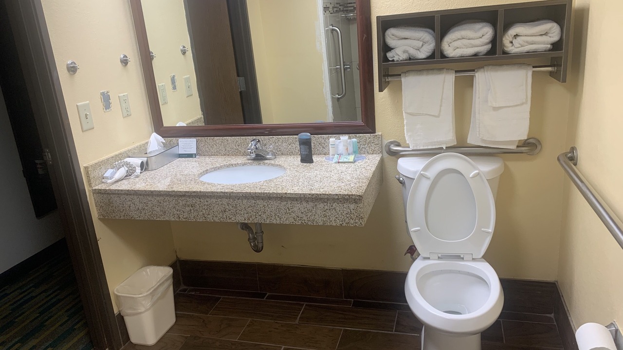 Photo of Bathroom in Winder