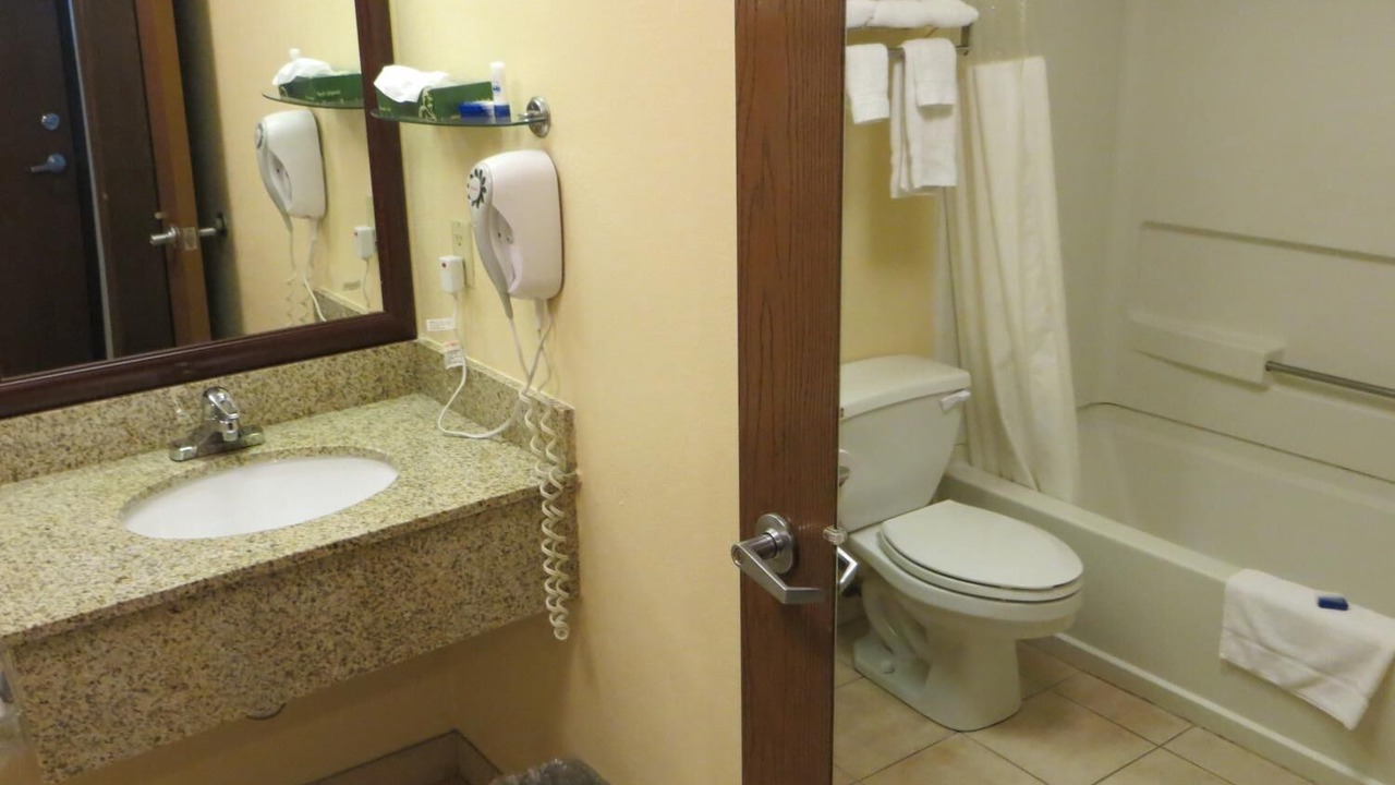 Photo of Bathroom in Winder