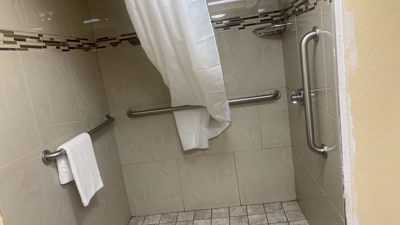 Photo of Bathroom in Winder