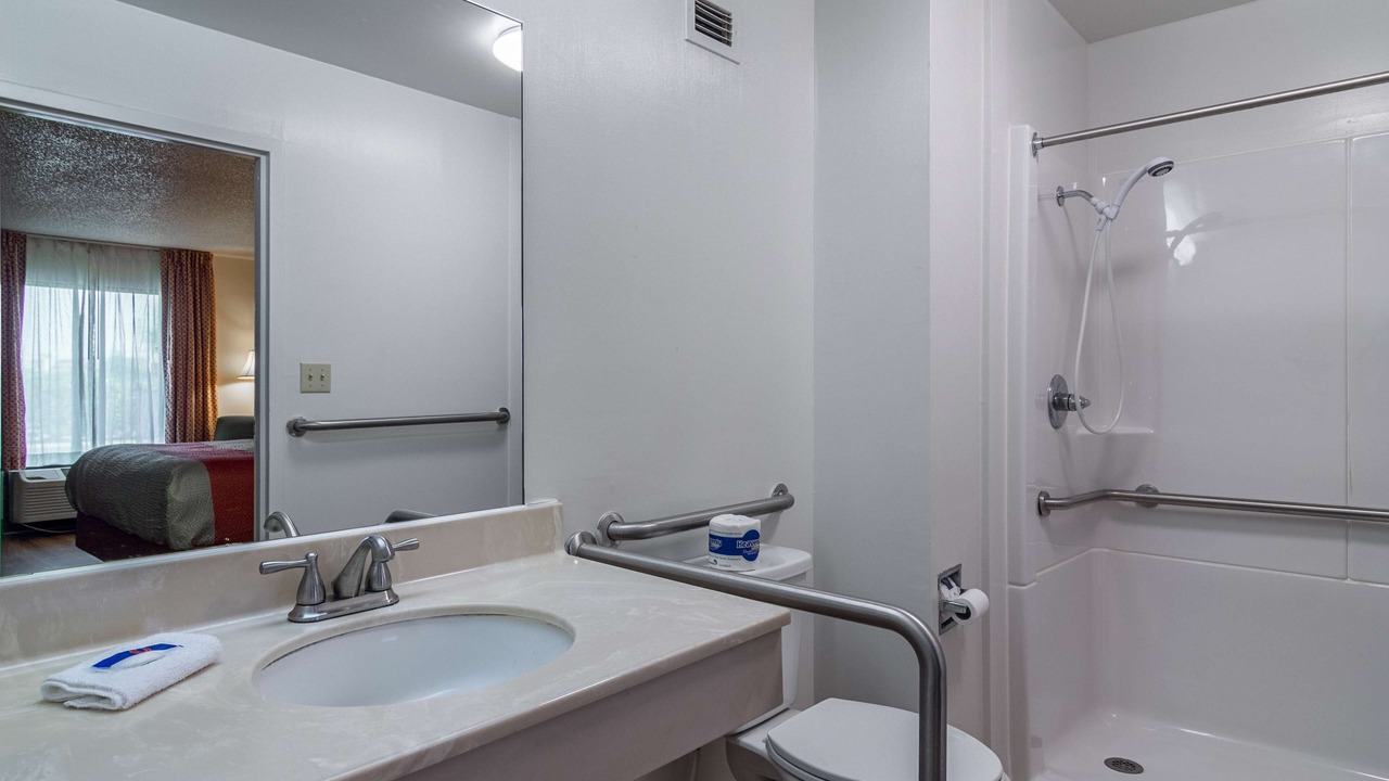 Photo of Bathroom in Waycross