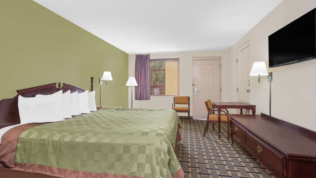 Photo of Bedroom in Eufaula
