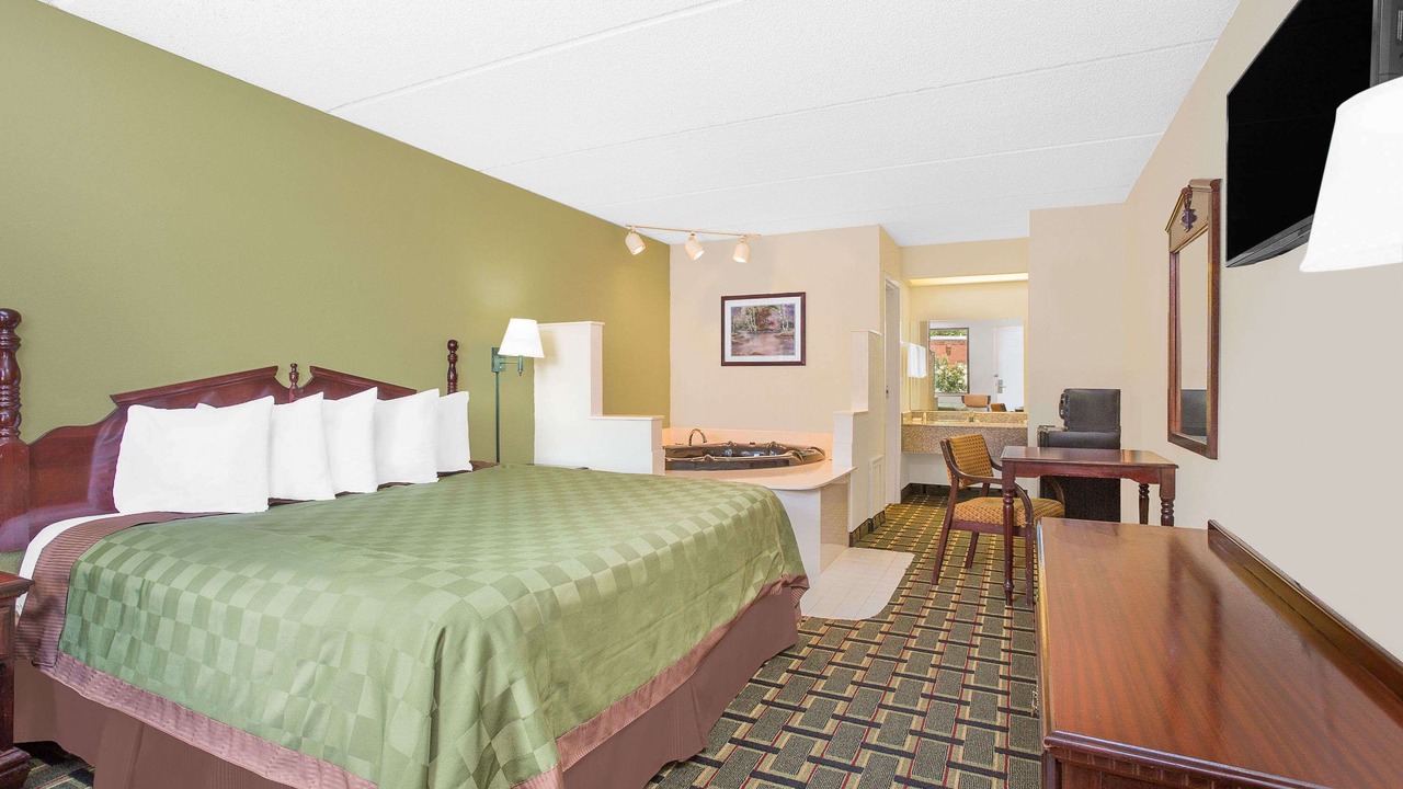 Photo of Bedroom in Eufaula