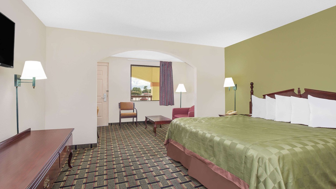 Photo of Bedroom in Eufaula