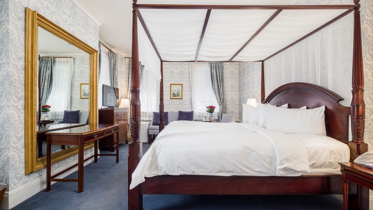 Photo of Bedroom in Simsbury Center