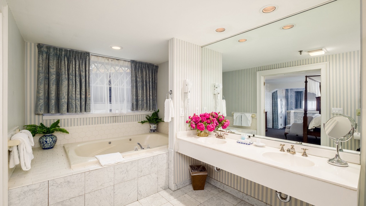 Photo of Others in Simsbury Center